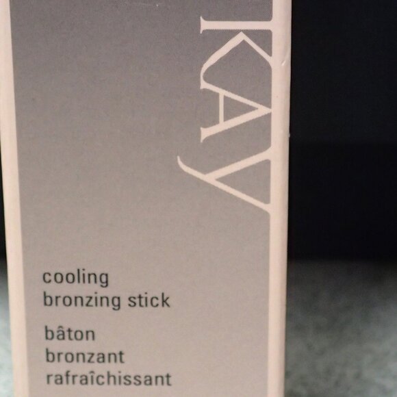 Mary Kay Cooling Bronzing Stick - Picture 4 of 4